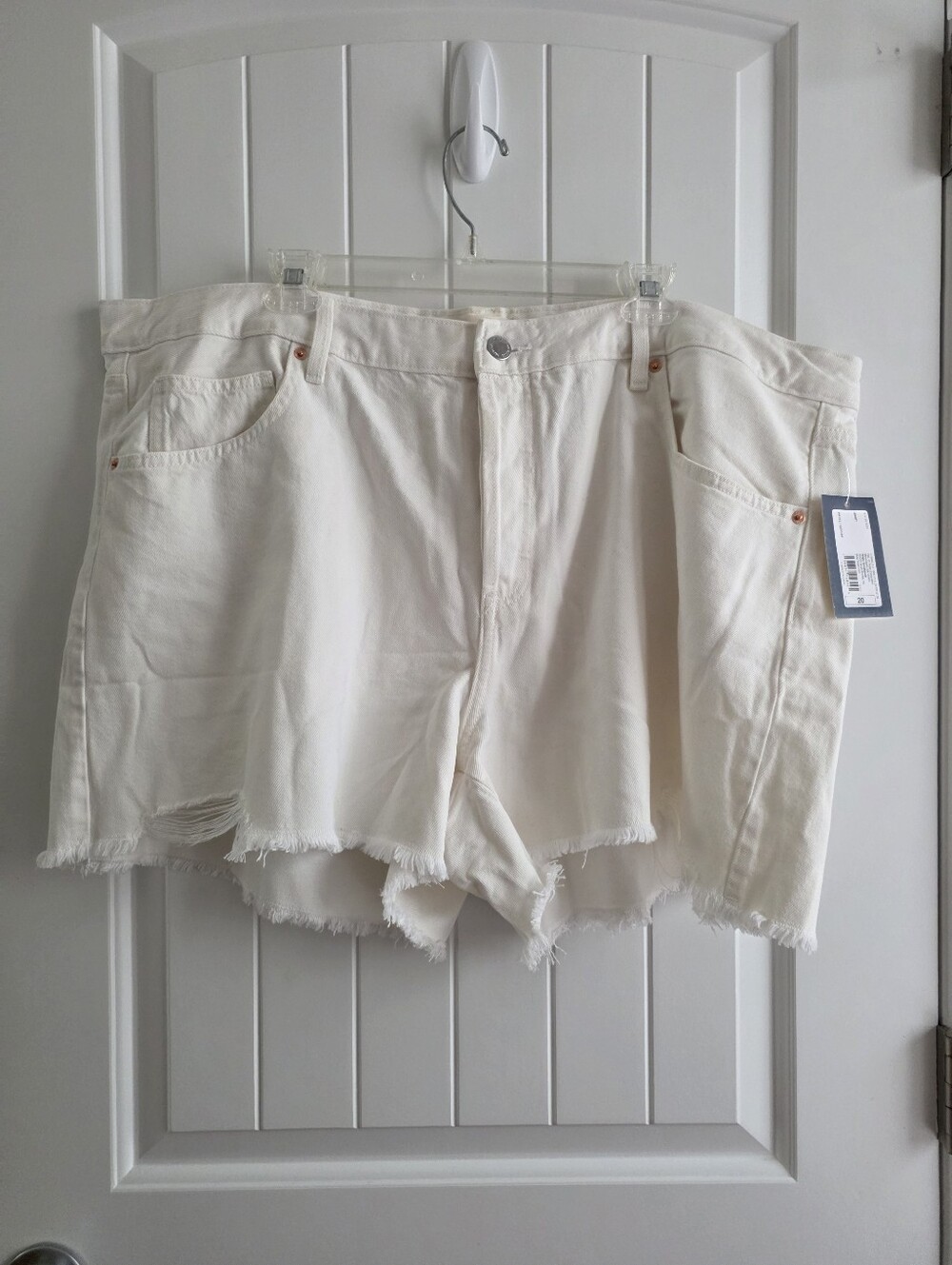 NWT Universal Thread Cream High-Rise Denim Cutoff Shorts Plus Size 20